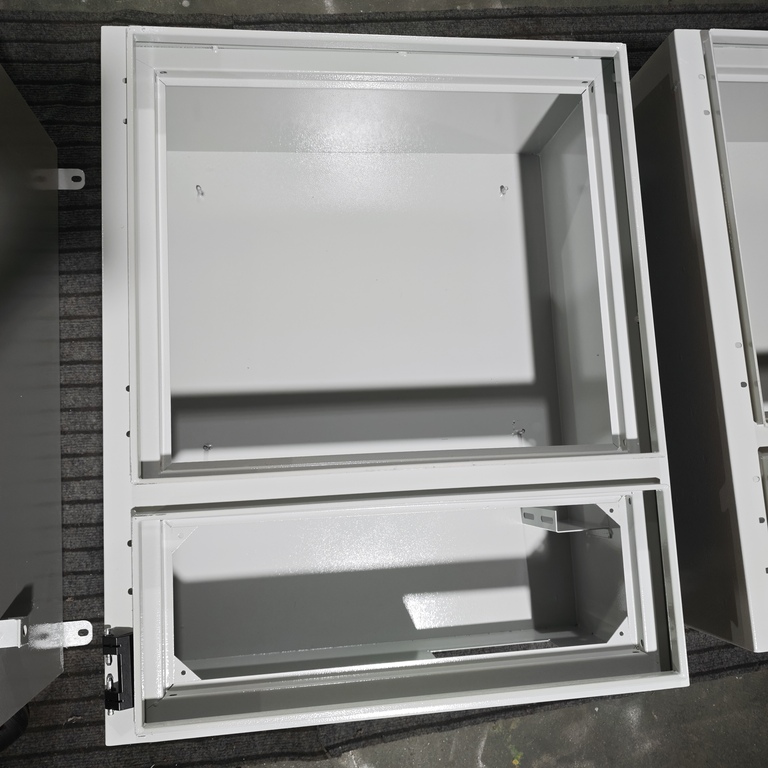Розподільна коробка зарядної палі Ouyue Electric з нержавіючої сталі відправляється до Саудівської Аравії: двошарова розділена структура, придатна для зовнішніх високих температур